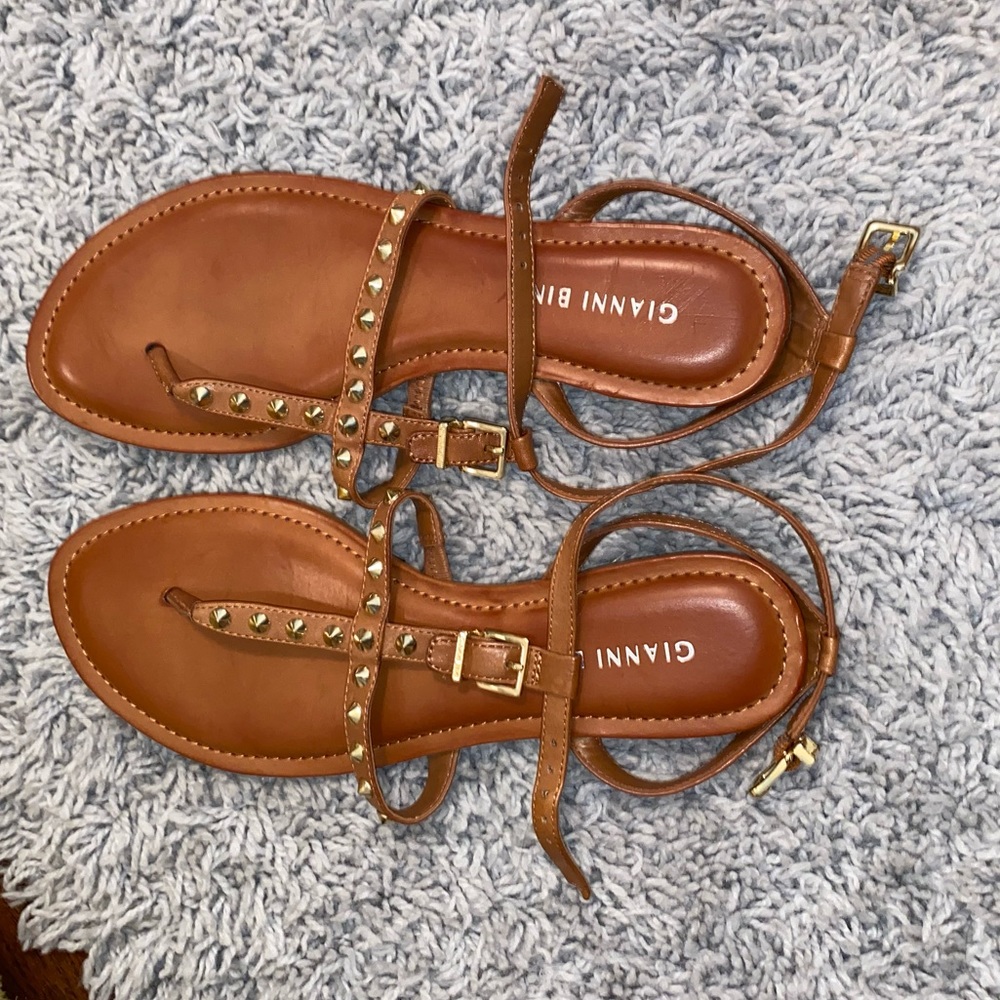 BRAND NEW Gianni Bini Flats with studs